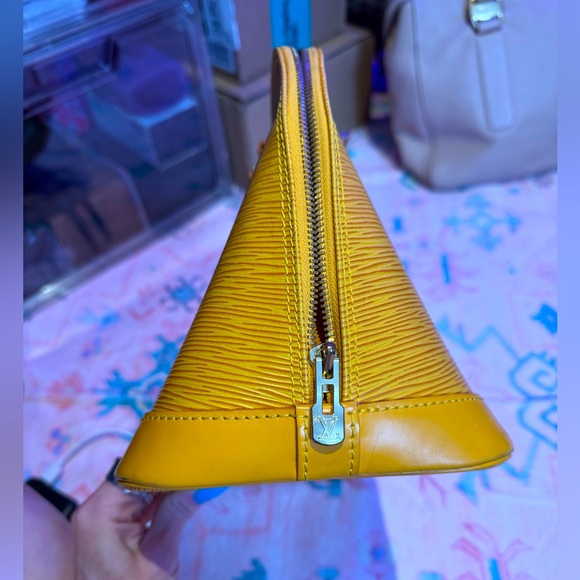 Louis Vuitton Epi Alma PM Handbag - VINTAGE - Picture 5 of 16